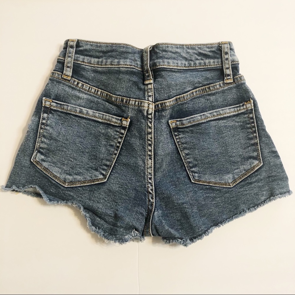 ❌SOLD❌Aritzia Sunday’s Best Denim Shorts - Picture 2 of 4